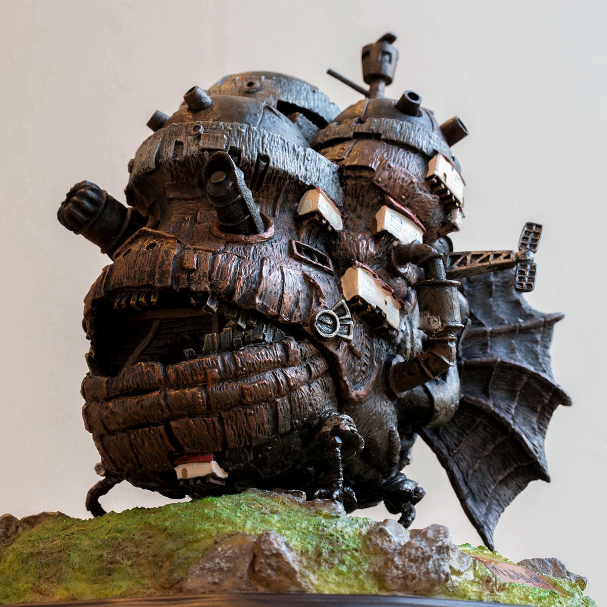 ハウルの動く城 ライトアップジオラマ ハウルの動く城 | どんぐり