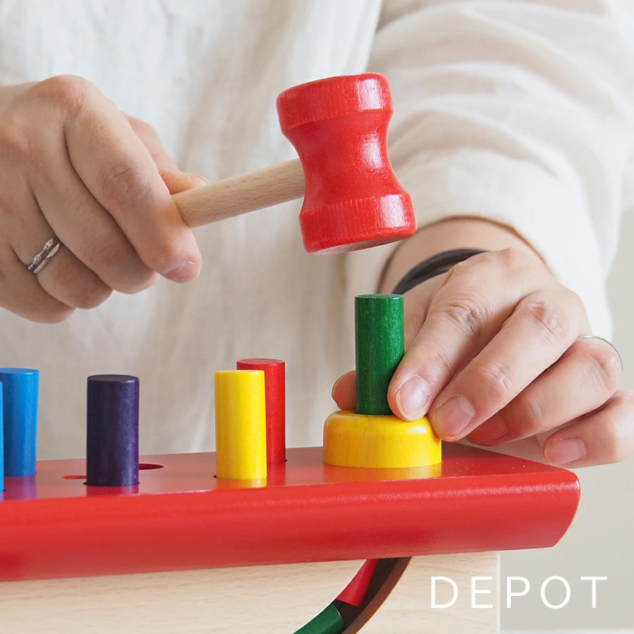 ハンマートイ大工さん】ニック社 木製 木のおもちゃ たたく遊び 知育