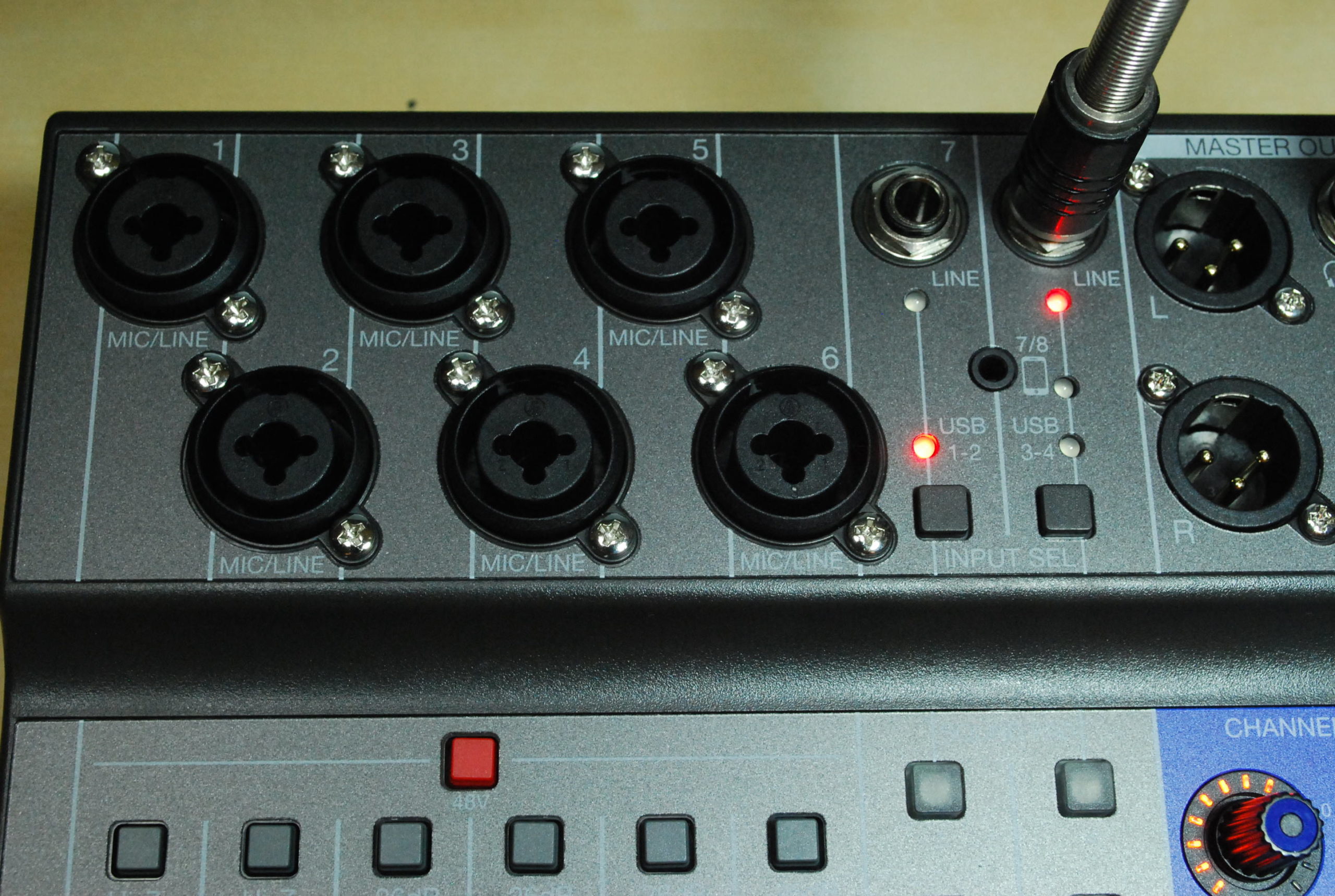 ZOOM LiveTrak L-8の便利さは驚異的。録音、ミックス、オーディオIF