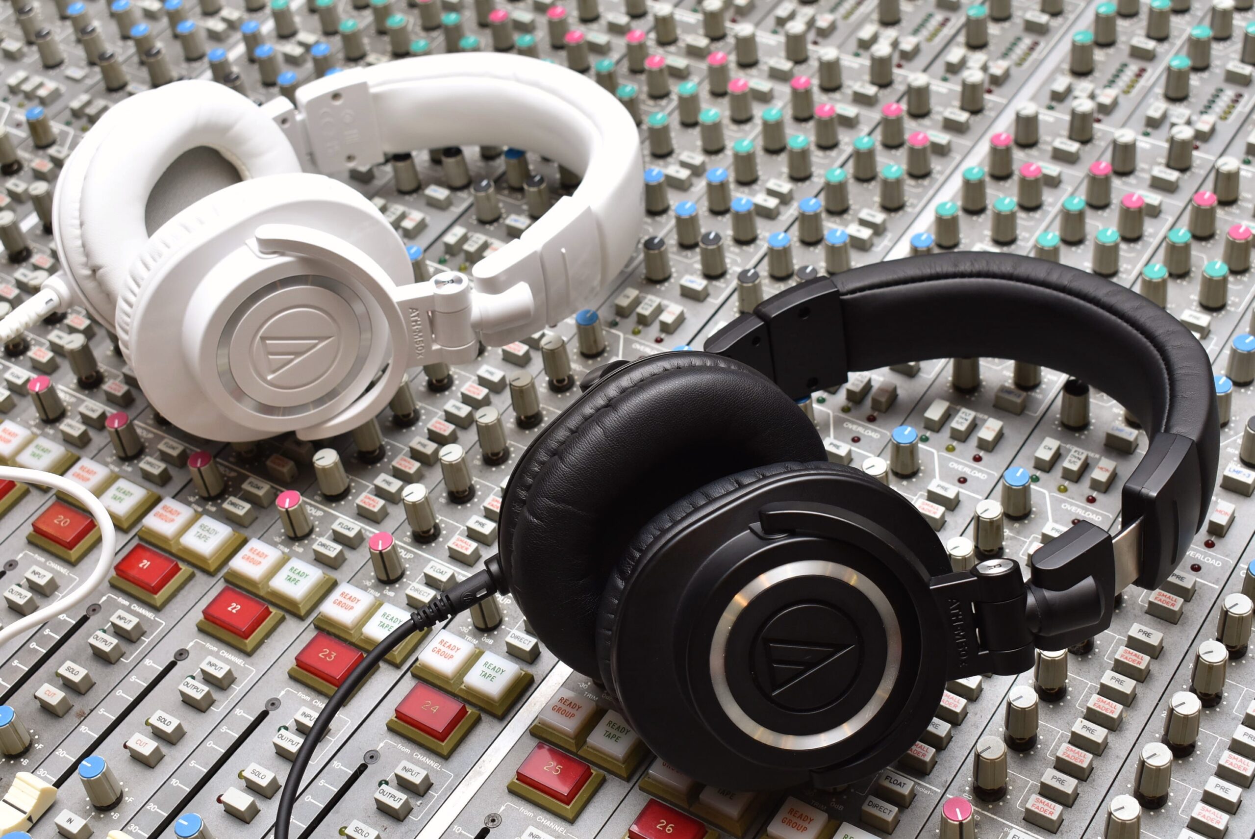 Audio-Technicaの定番モニターヘッドホン、M50xシリーズが累計出荷台数