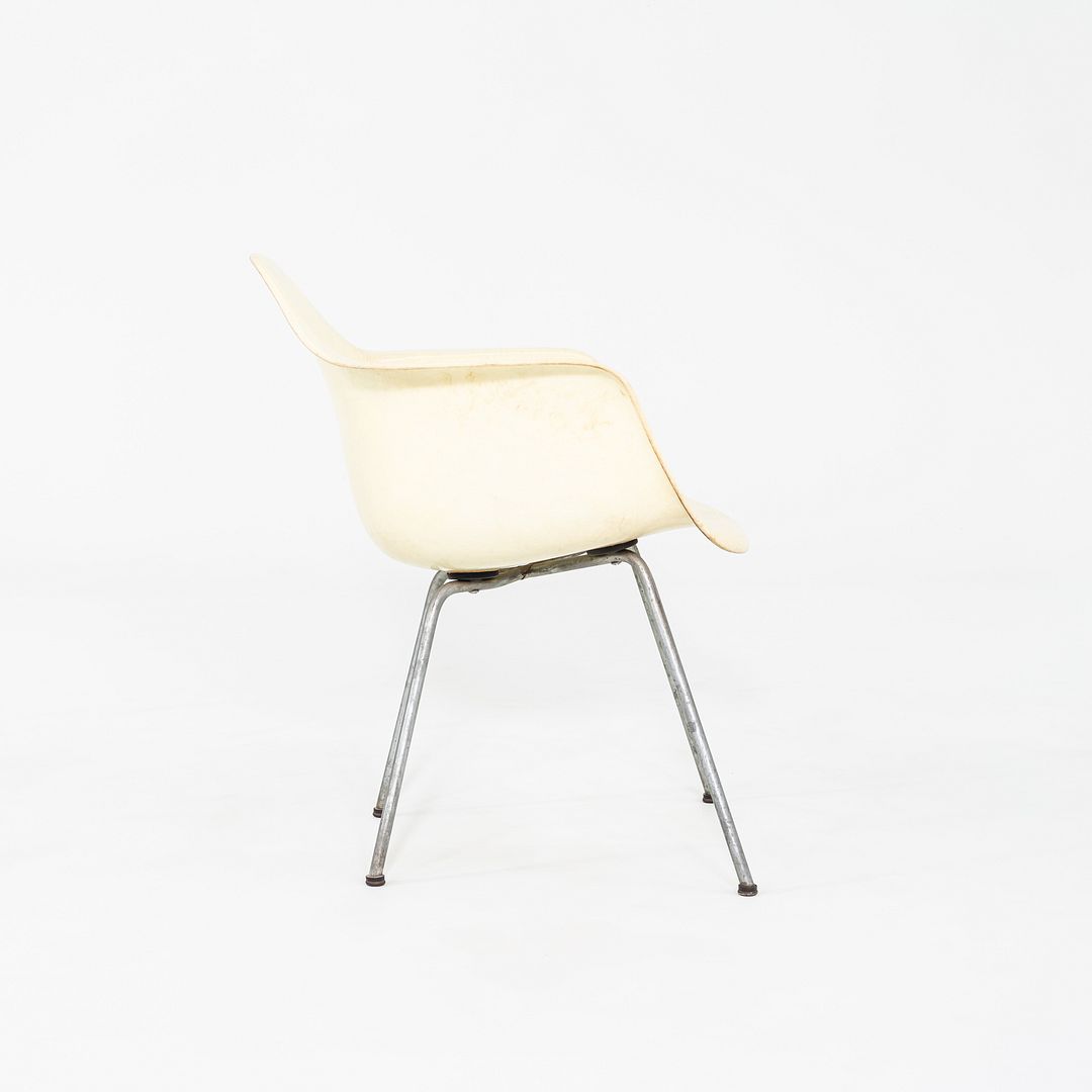 C. 1950 Herman Miller Eames Zenith SAX Fiberglass Rope Edge Arm