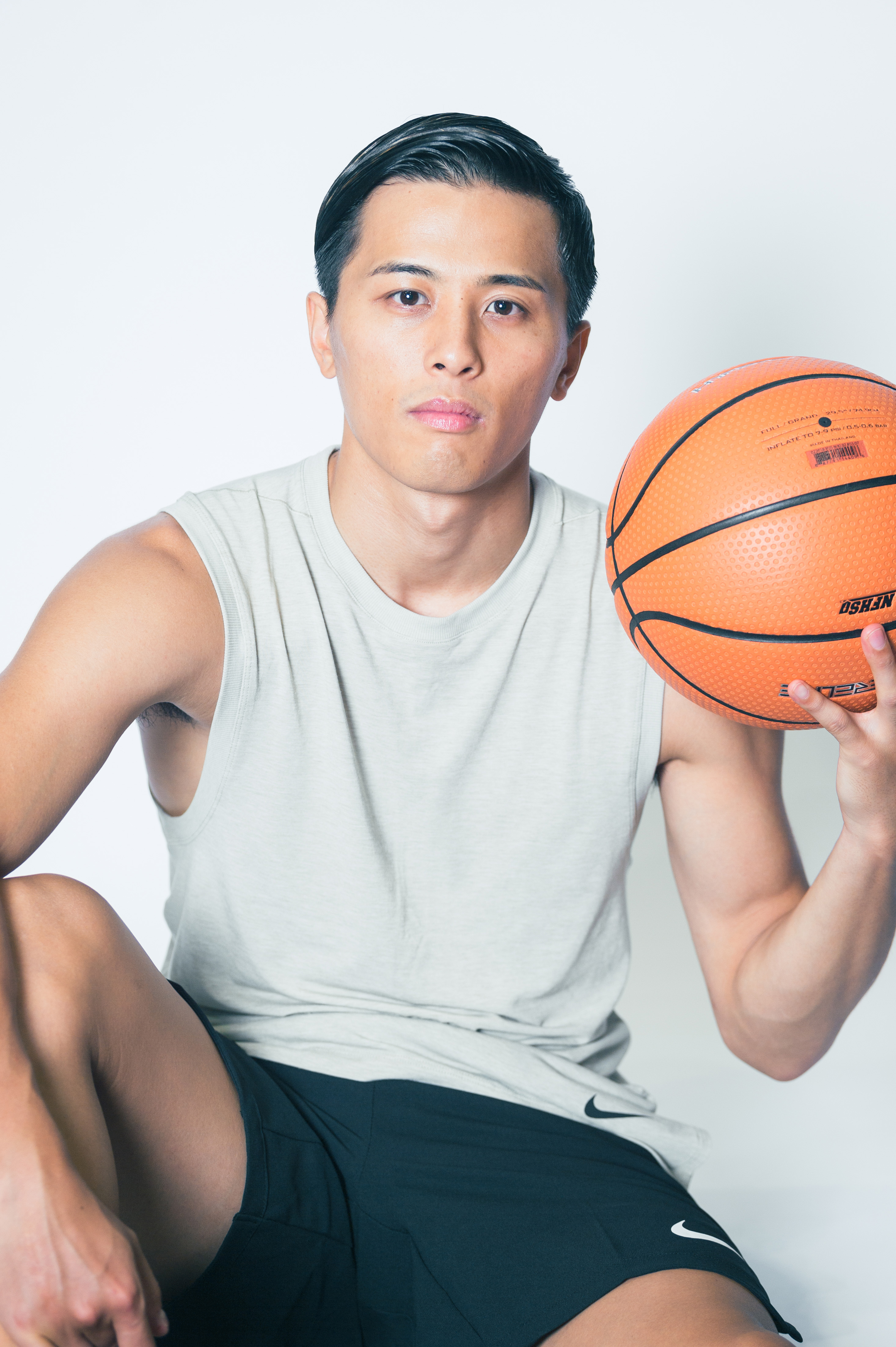 第一弾はバスケットボールプレーヤー富樫勇樹 「HOOPVAN」｜雑誌Begin