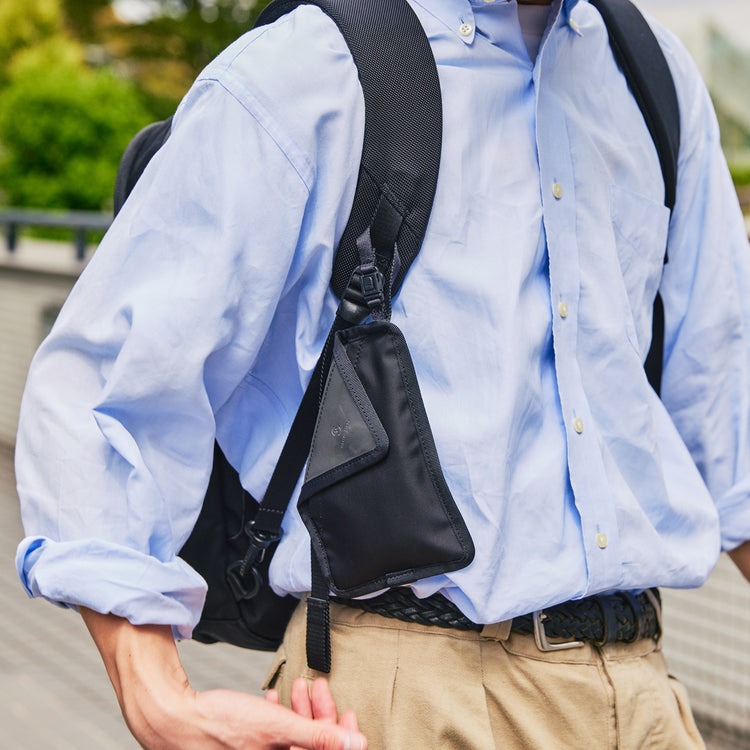 ポケットと一体化するポーチ!?】ゴルフのティーやマークを入れられて