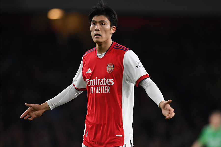 アーセナル冨安、女性ファンにユニフォーム手渡し映像に英注目 「90分