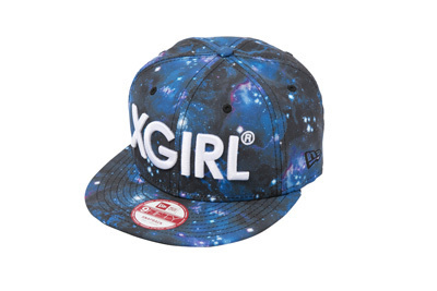 X-girl×ニューエラ、宇宙柄キャップとリュックサックが登場