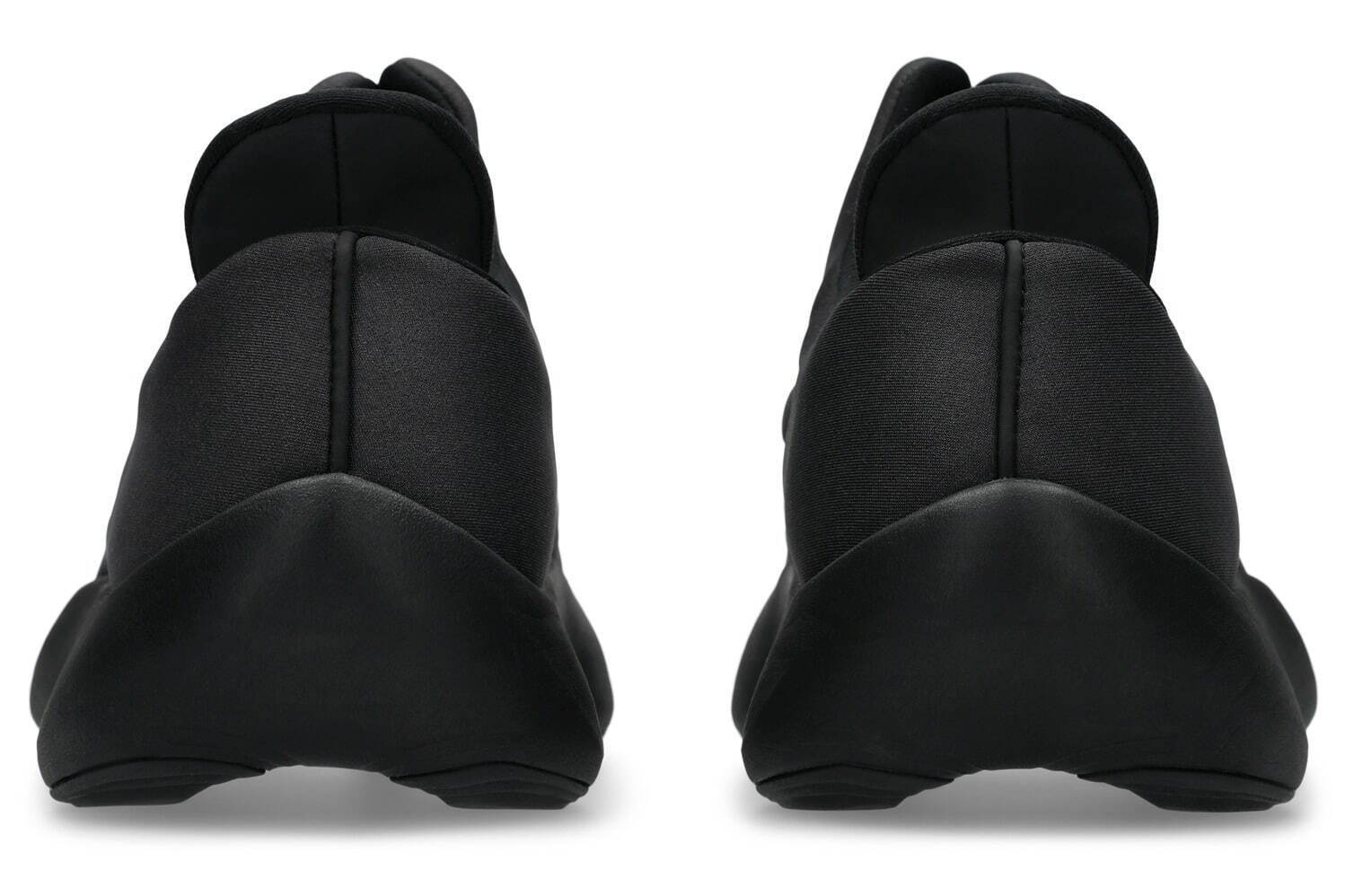 アシックス×「ONE OK ROCK」Takaのシューズ、激しいライブ