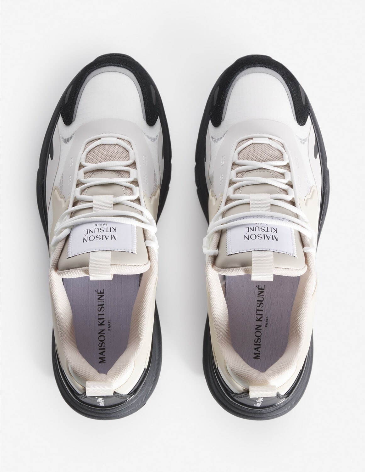 メゾン キツネ“フォックス”モチーフの25年春夏スニーカー、パステル