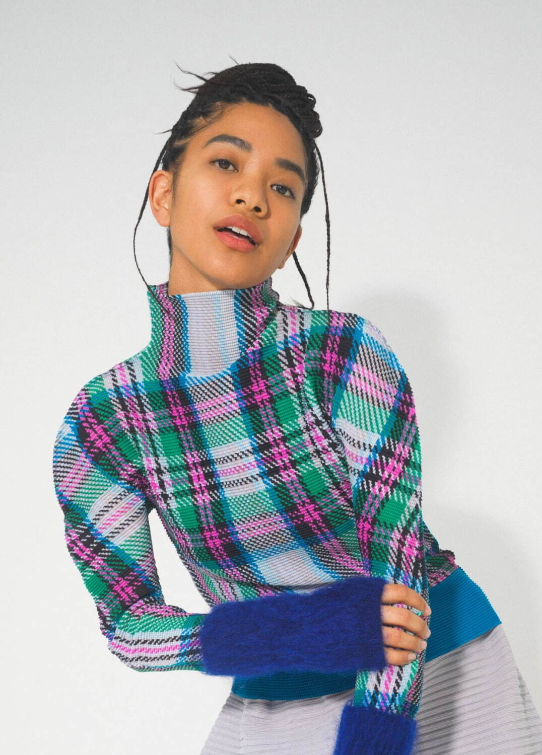 ミー イッセイ ミヤケ新アイテム、“編みニット風”ストレッチプリーツの