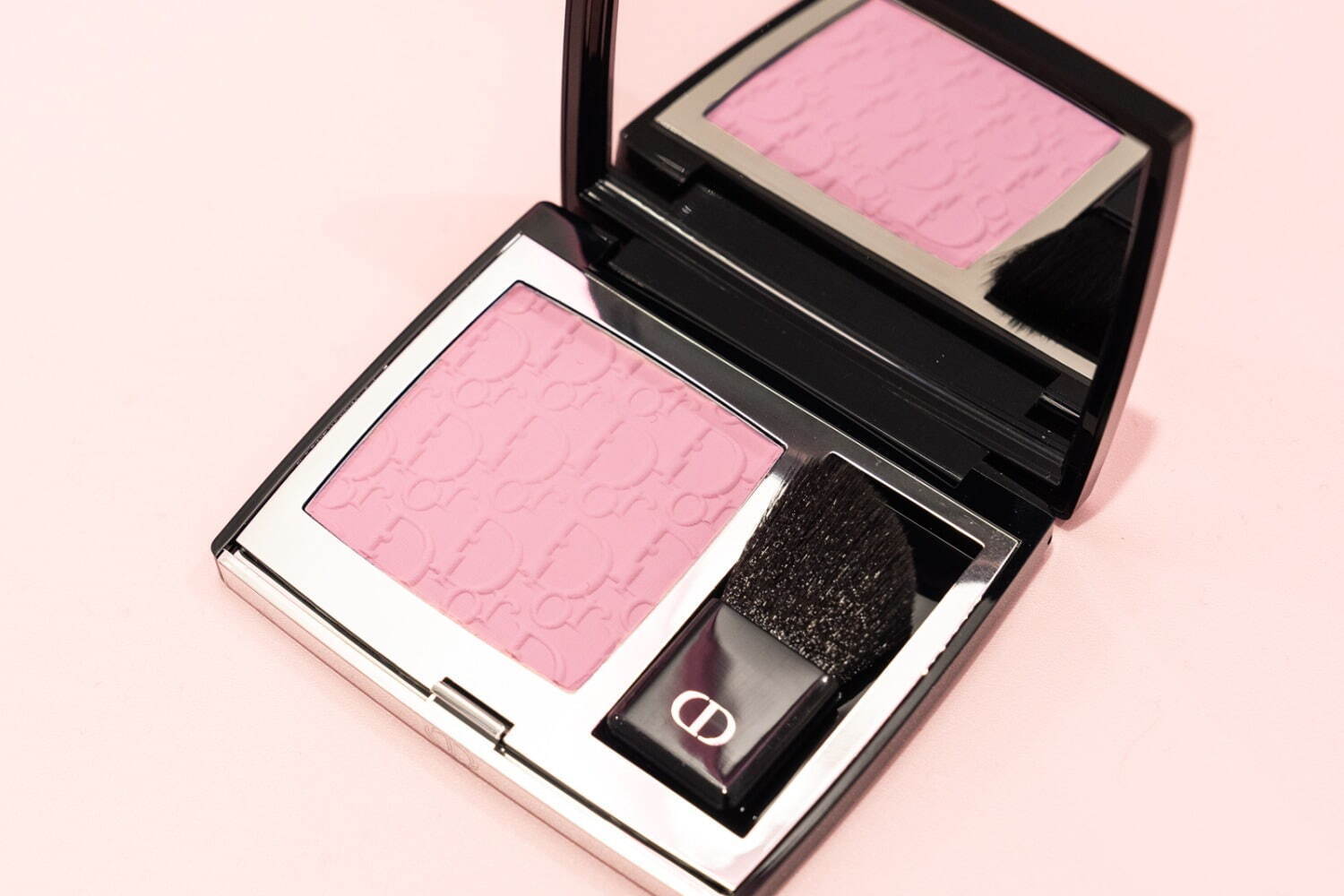 ディオール春イベント「リップ グロウ」の世界、“花”イメージ伊勢丹