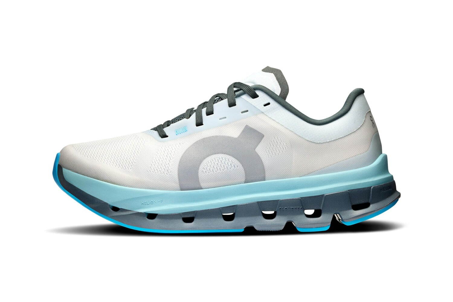オン“レーシングシューズ”着想の軽量ランニングスニーカー、高反発