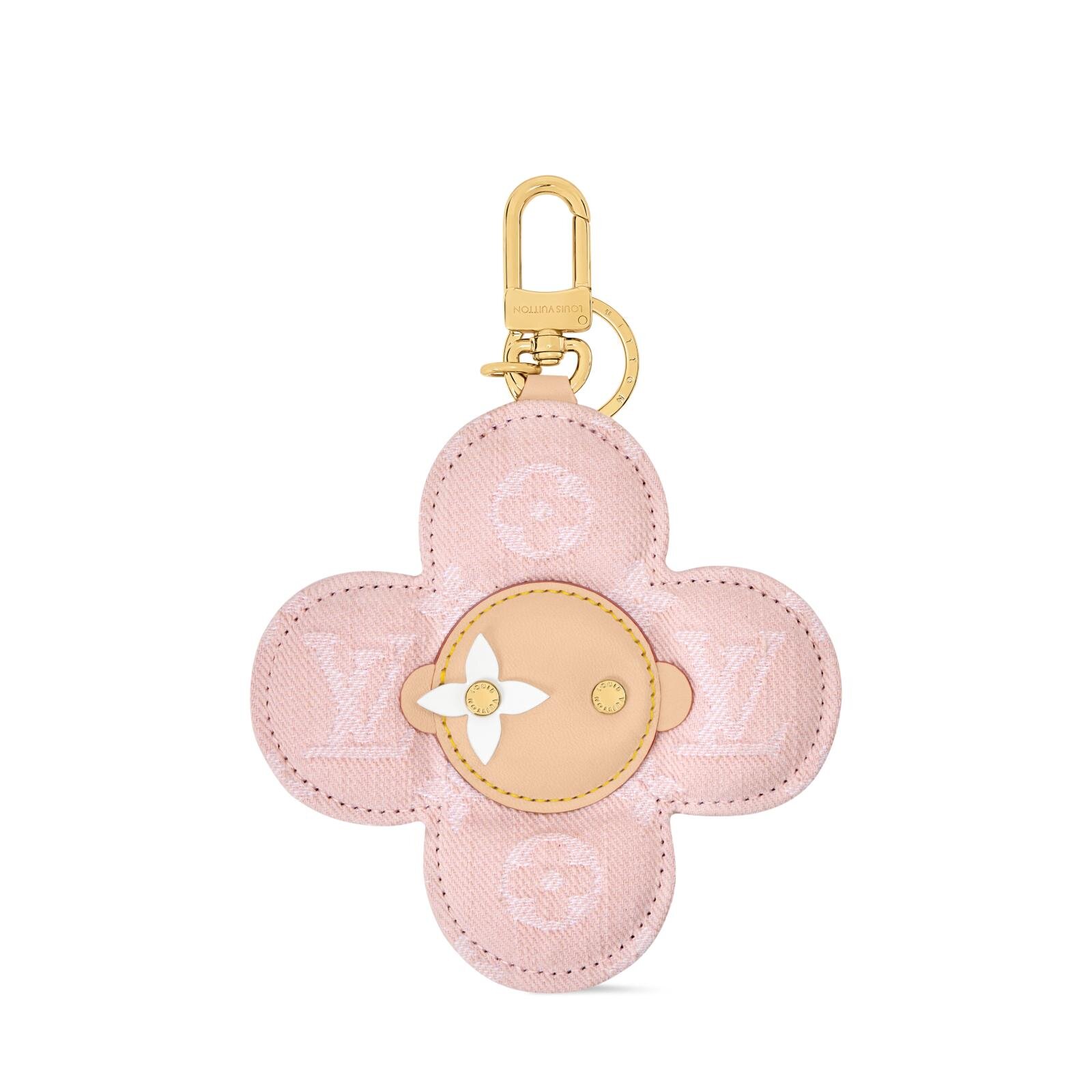 ルイ・ヴィトン「ヴィヴィエンヌ」のバッグチャーム“ふわふわ”ファー