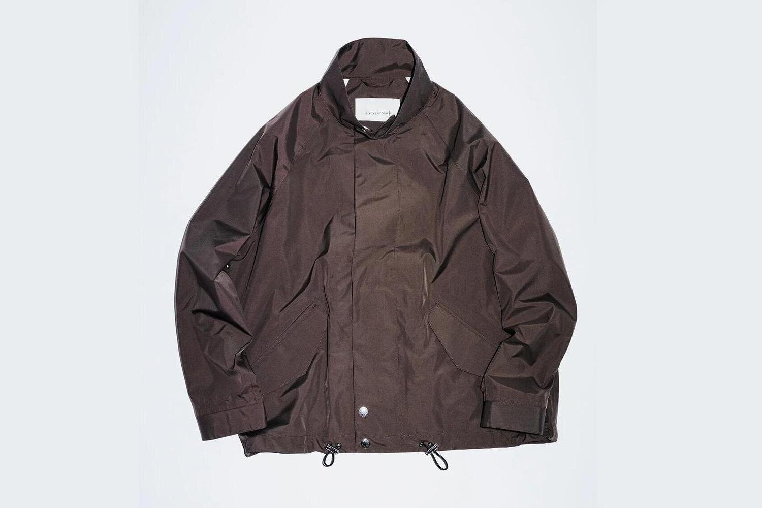 ゴールドウインの“ゴアテックス仕様”オールブラックダウンジャケット