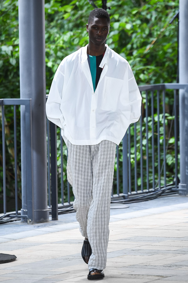 写真2/44｜イッセイ ミヤケ メン(ISSEY MIYAKE MEN) 2019年春夏メンズ
