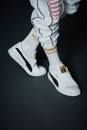 プーマ×BTS(防弾少年団)、コラボスニーカー「バスケットパテント BTS