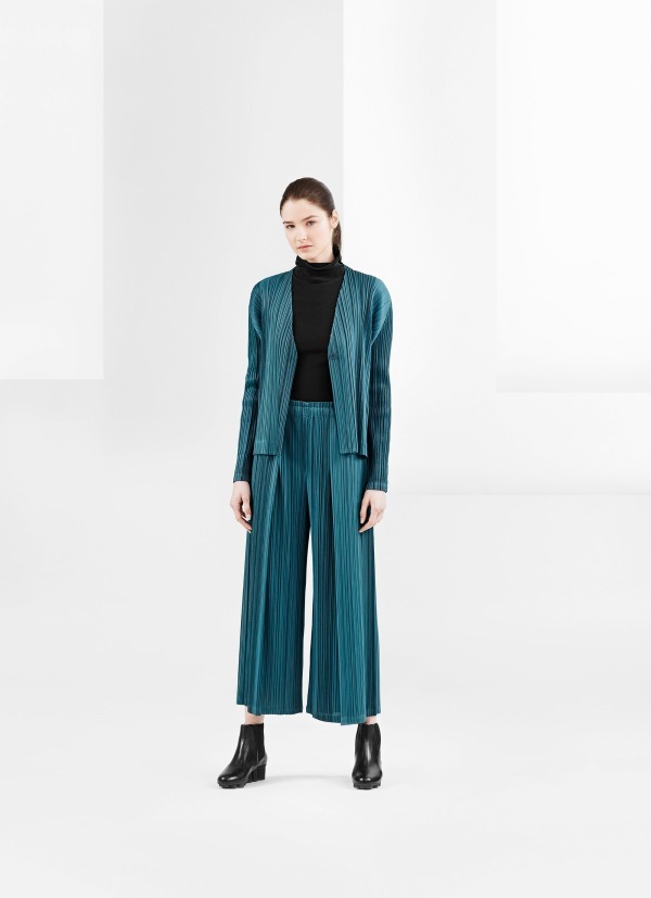 写真2/11｜プリーツ プリーズ イッセイ ミヤケの新作、自然が描く“縞の