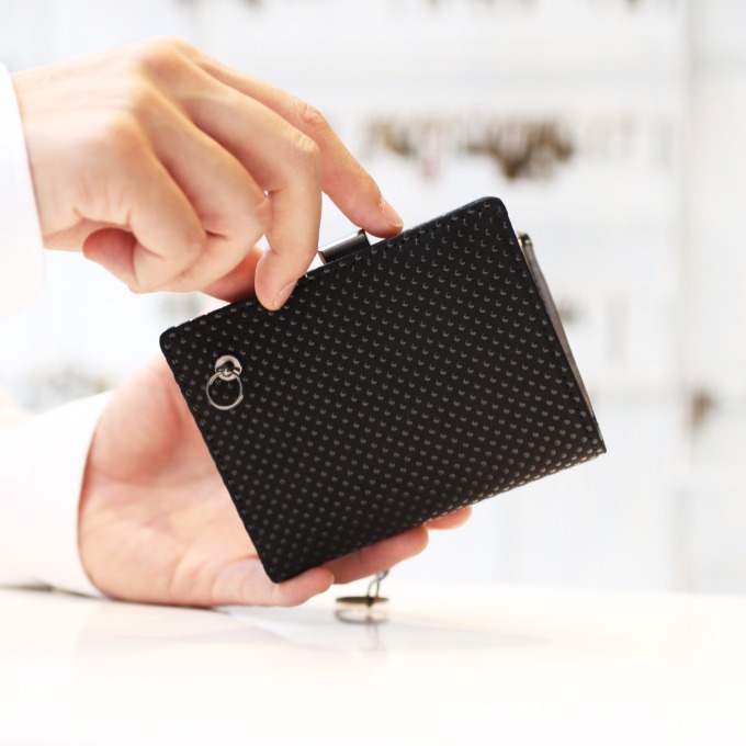 ジャムホームメイド×伝統工芸の老舗「印傳屋」“将棋のバン”を再現した