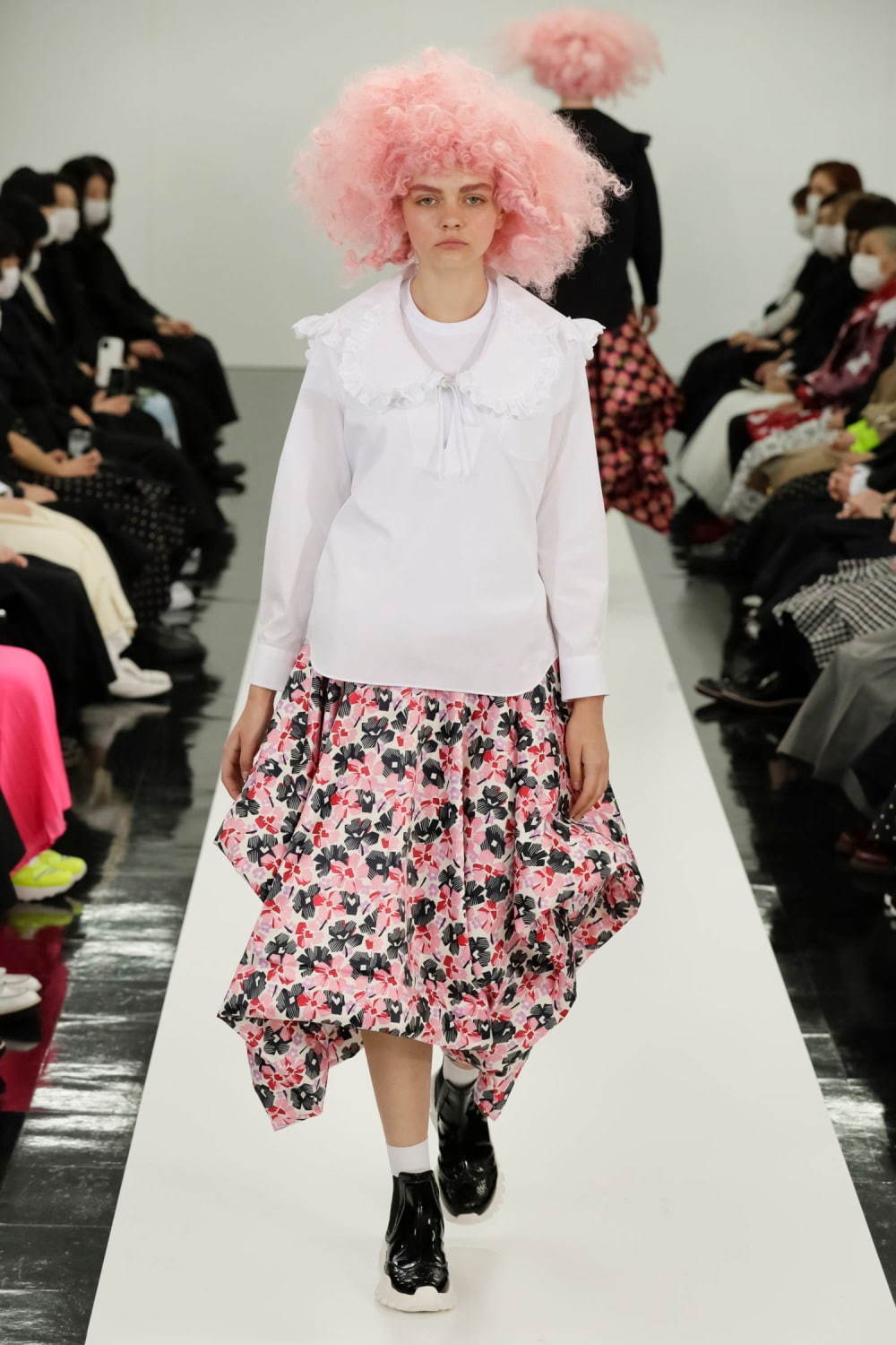 トリコ・コム デ ギャルソン 2020-21年秋冬コレクション - 花と