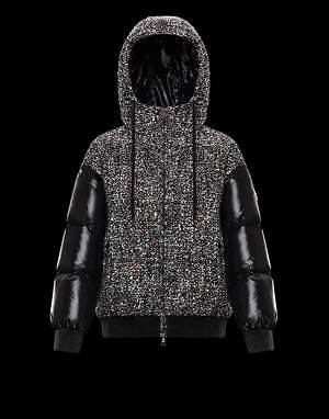 モンクレール新作レディースダウンジャケット＆ハイキングブーツ