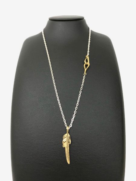 LARRY SMITH / 18K GOLD KAZEKIRI FEATHER PENDANT No. 28 SMALL -RIGHT-