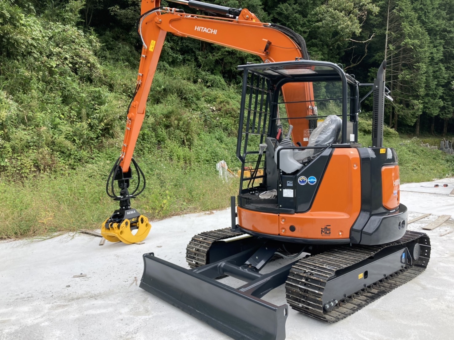 新車納入実績】日立建機ミニ油圧ショベル「ZX55UR-5B」のご紹介