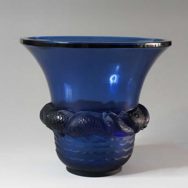 ピリアック（サファイアブルー）」ルネ・ラリックの花瓶《ギャルリー