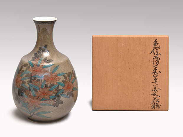 色絵薄墨草花文花瓶 十三代今泉今右衛門（造）共箱 | 古美術ささき