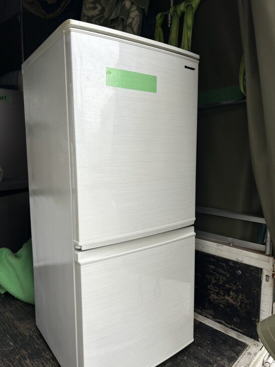 SHARP シャープ 冷蔵庫 SJ-D14E-W 2019年製 137L