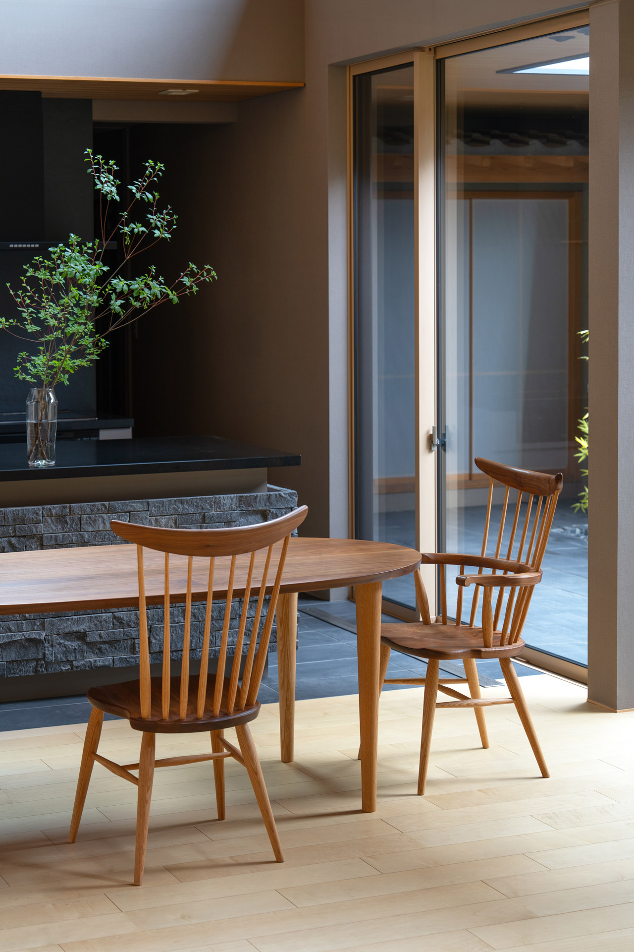 コムバックアームチェア - 国産無垢家具は飛騨高山発の家具メーカー