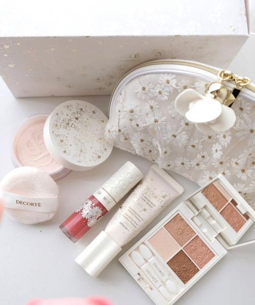 コスメデコルテ エターナル ブルーム コレクション<2025ホリデーコフレ
