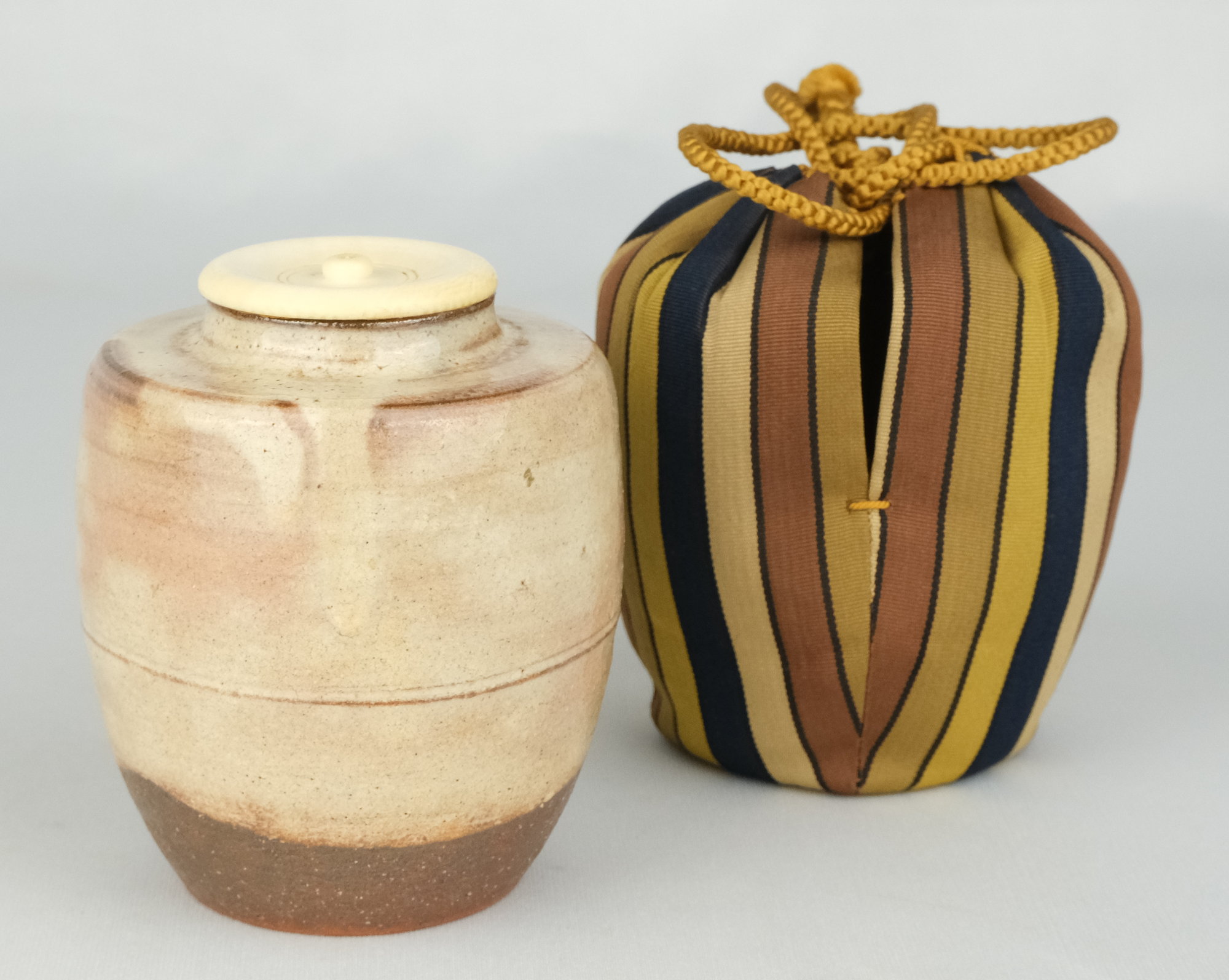 栗山園オンライン通販部 / 【出物】 萩茶入 12代田原陶兵衛