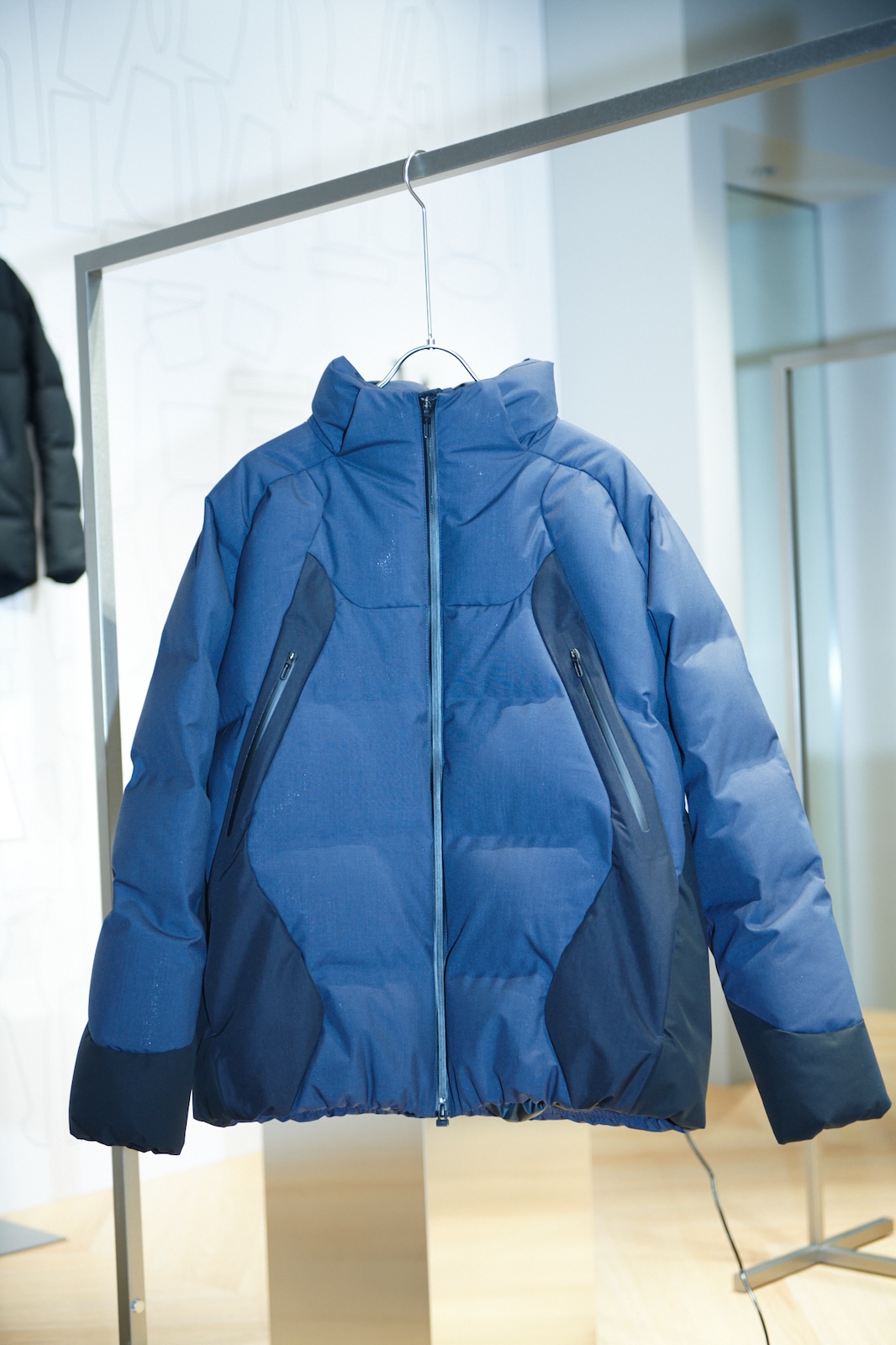 西日本最大規模のデサント直営店が神戸にオープン！ モノづくりに強く