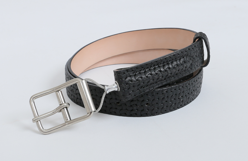 ベータポストとウィズムによるカプセルコレクションが登場。余剰品に