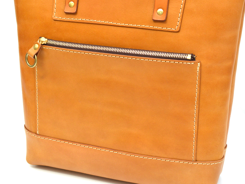 手持ちも肩掛けも出来るウェリントン型ファスナートート / 革鞄のHERZ