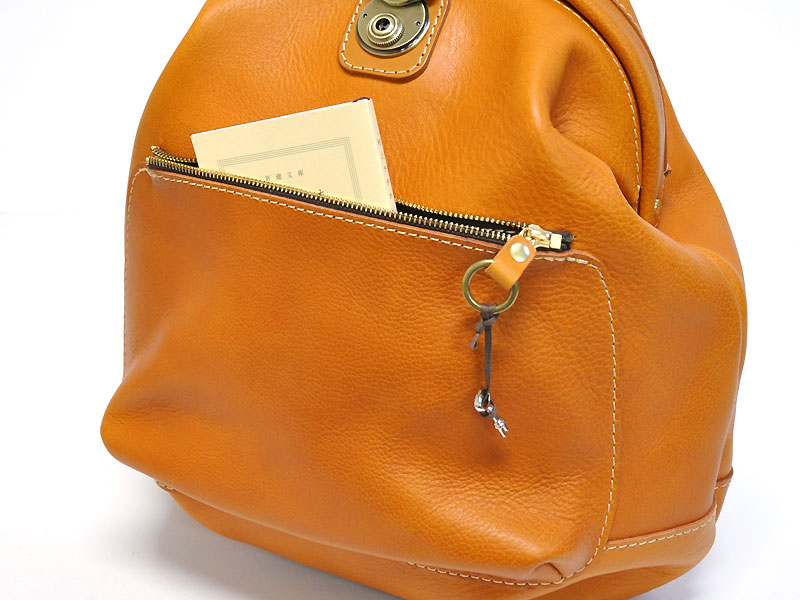 一泊二日の小旅行にも使える人気のワンパクリュック / 革鞄のHERZ