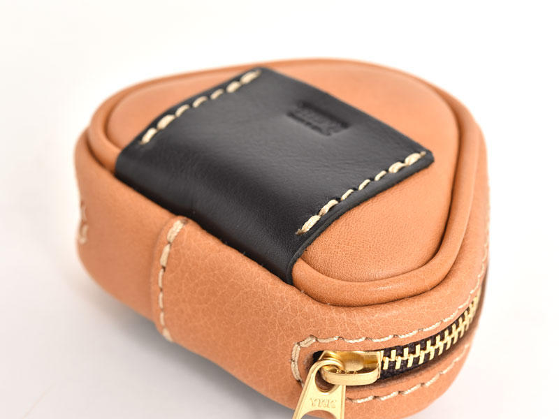 おにぎりの形をした使いやすくて可愛いポーチ / 革鞄のHERZ(ヘルツ