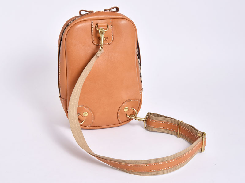 新作：立体ポケットボディバッグ(F-9)｜革鞄・革小物のHERZ公式通販