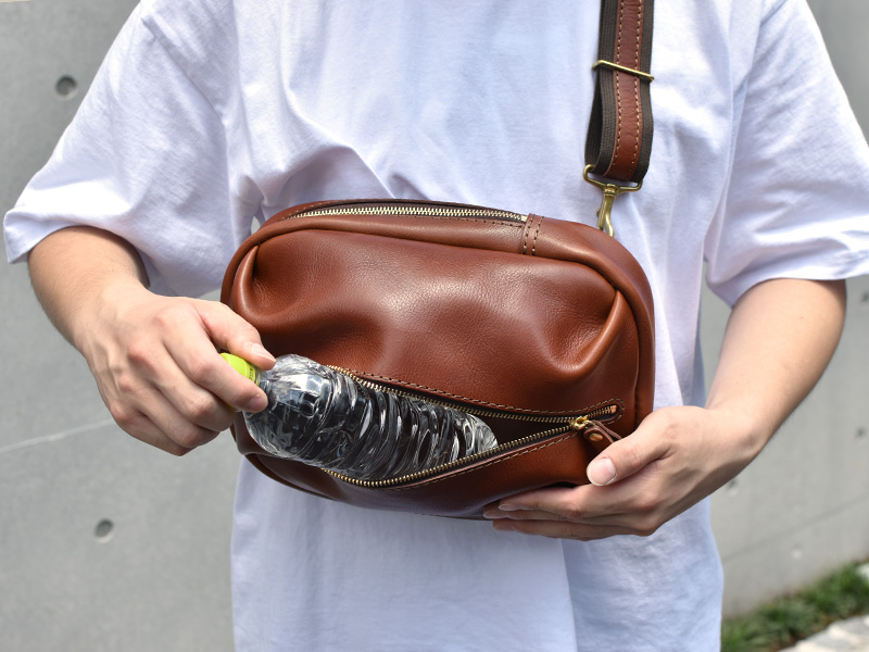 新作！立体ポケットボディバッグの作り手インタビュー｜革鞄・革小物の