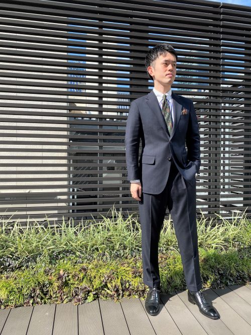 ダークネイビーオーダースーツのコーディネート | オーダースーツは