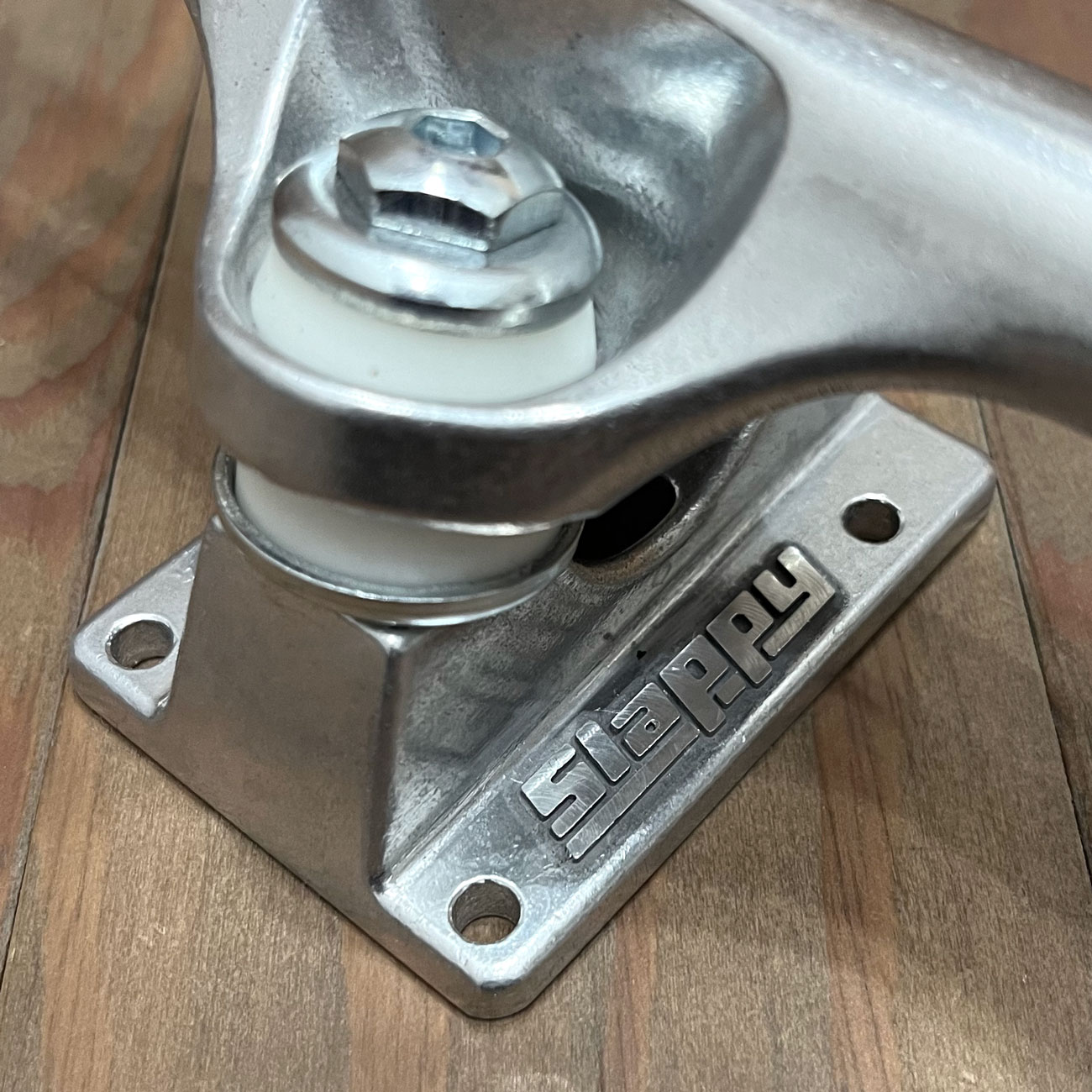 SLAPPY INVERTED HOLLOW TRUCKS 8.0-9.0 | 東京のスケートボード