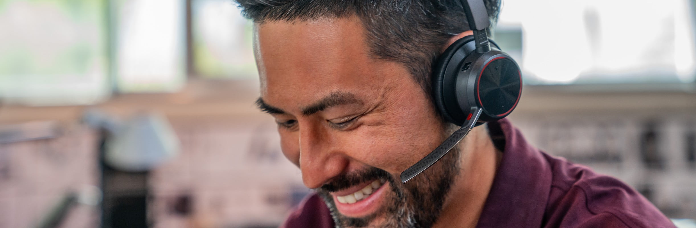 HP Poly Voyager Focus 2 - 両耳モデル Bluetooth ヘッドセット | 日本HP