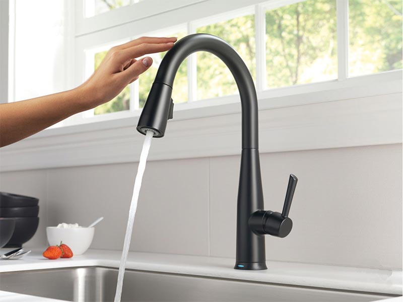 デルタ水栓 タッチ式キッチン水栓 Essa クローム色 | 人気のタッチ水栓