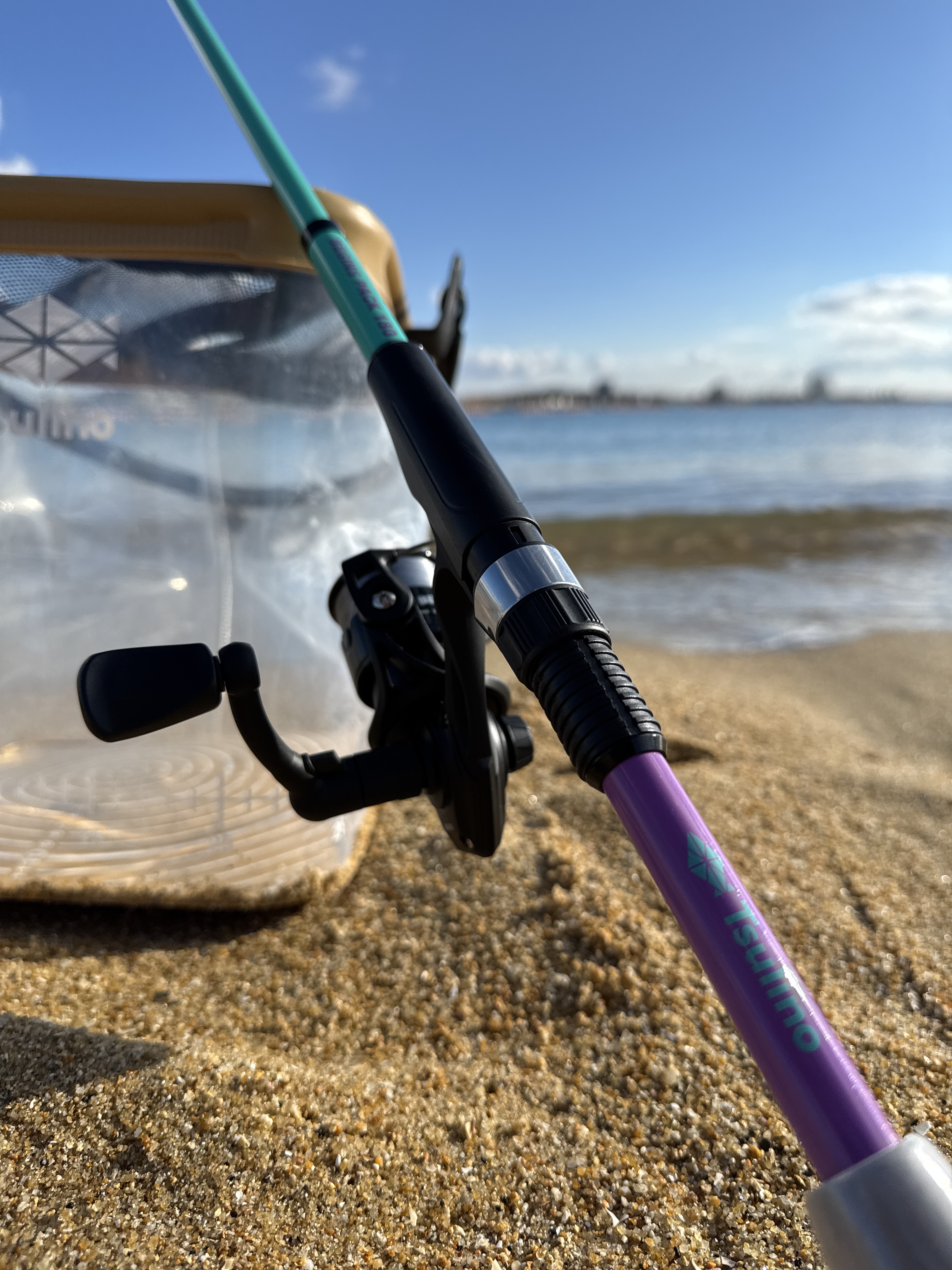 丈夫でオシャレなカラーリングが魅力のコンパクトロッドセット