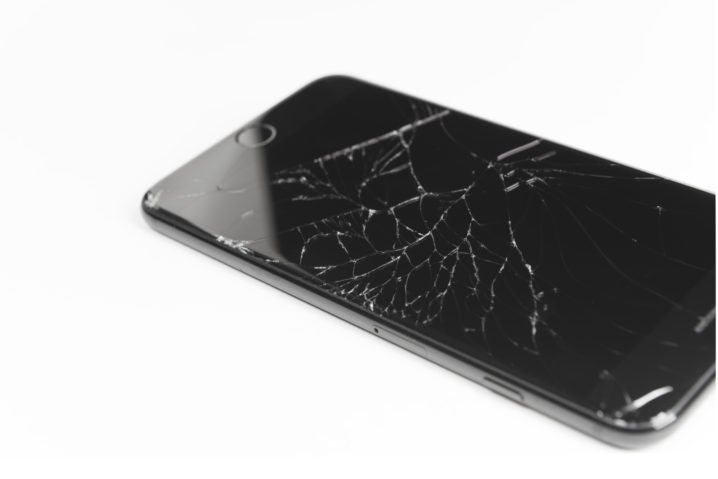 どうしよう！落としてしまってiPhone8の画面が割れた！ | iPhone修理