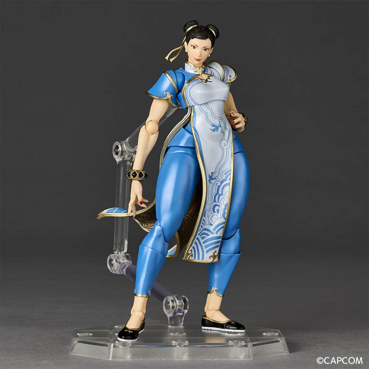ストリートファイター」の女性ファイター 「春麗」がアクション