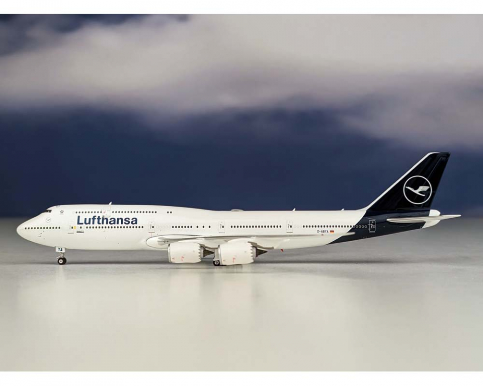 www.JetCollector.com: Lufthansa B747-8i D-ABYA 1:400 Scale Phoenix