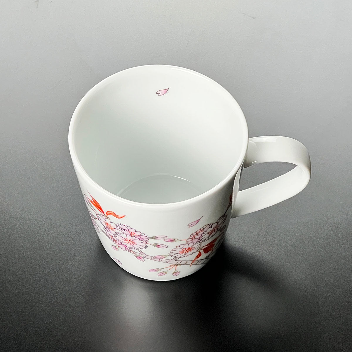 特別企画】有田焼 マグカップ 色絵桜図 - 2025年最新作 -