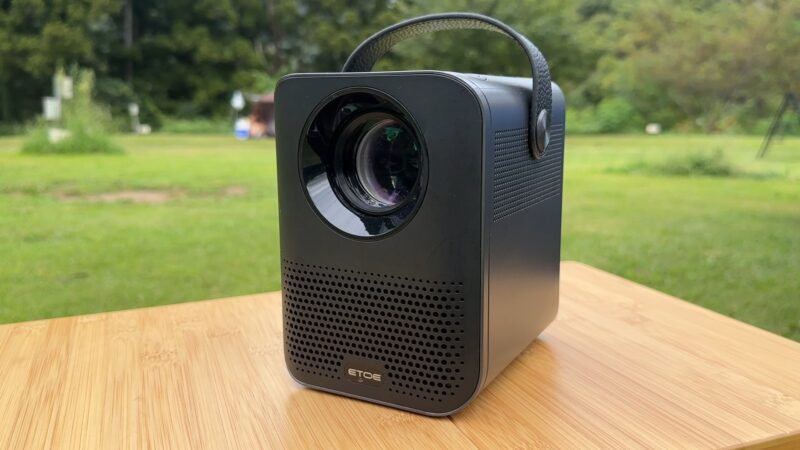 キャンプに最適！小型プロジェクターETOE D2 Pro 商品レビュー【PR】