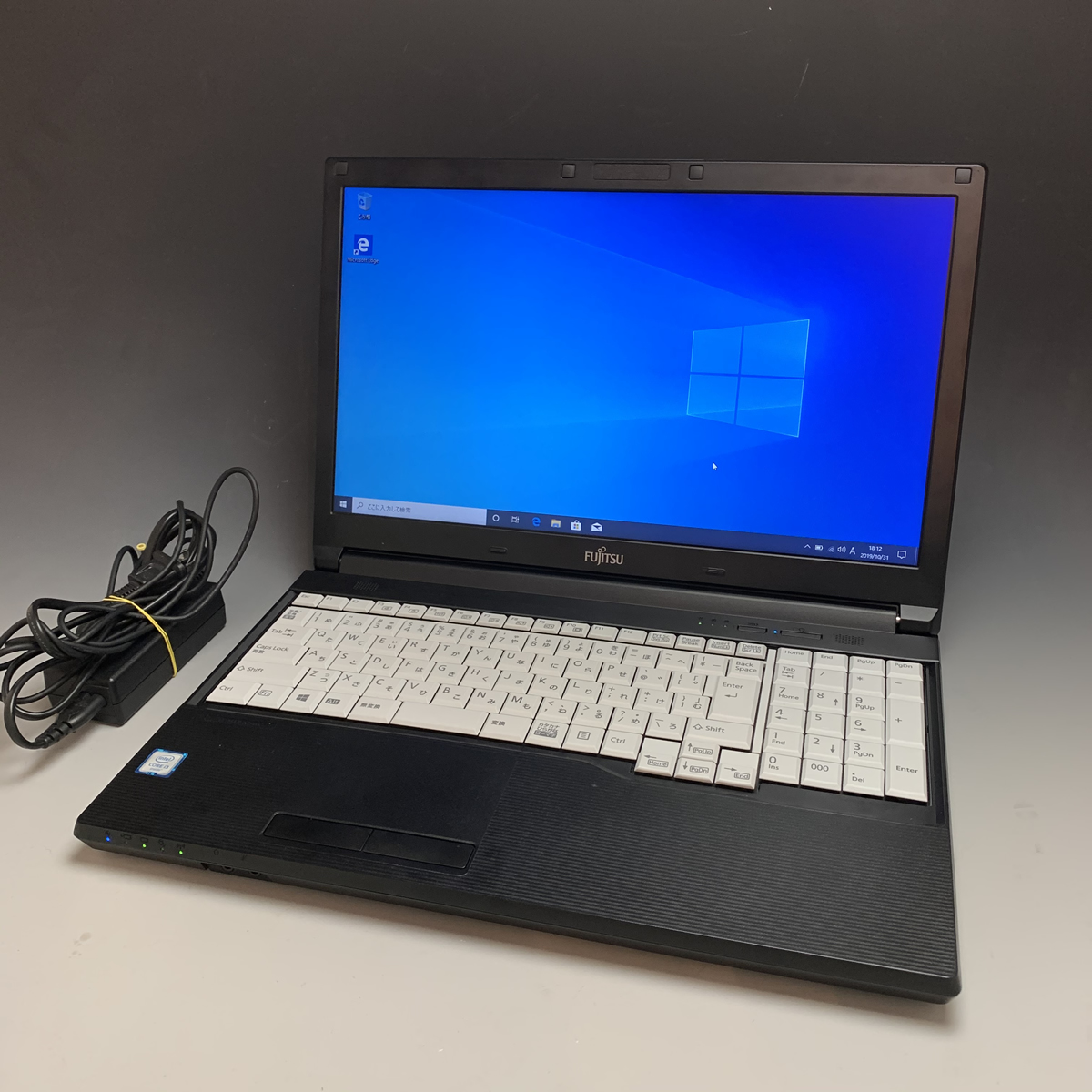 新品SSD換装済みでサクサク快適！ 富士通 LIFEBOOK A576/RX Windows10