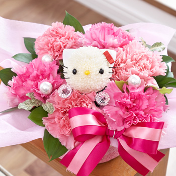 ハローキティ ハートフルアレンジ／誕生日プレゼントの花はお花屋さん