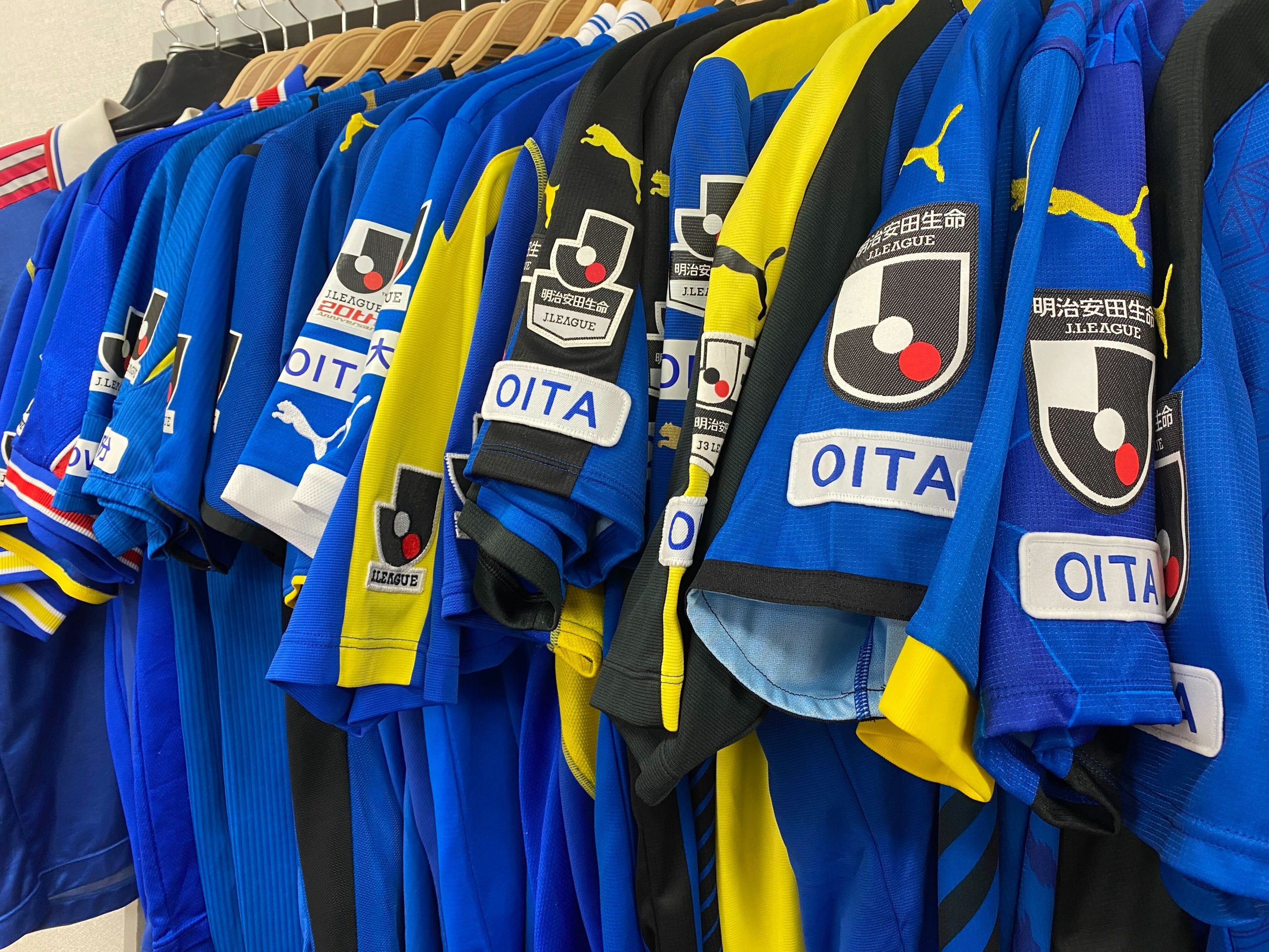 イベント】歴代ユニフォーム展開催 | 大分トリニータ公式サイト